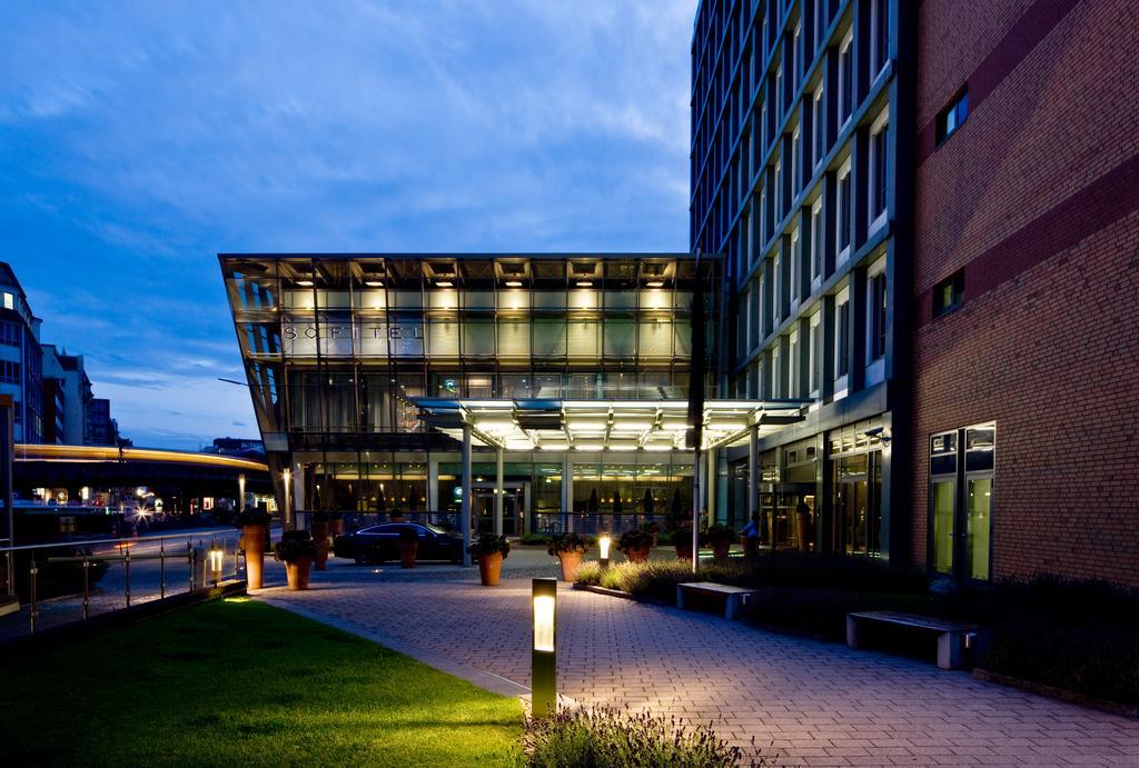 Sofitel Hamburg Alter Wall Exterior photo The hotel's entrance
