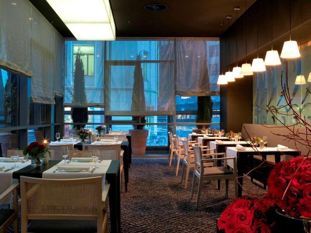 Sofitel Hamburg Alter Wall Exterior photo Restaurant "Le Celler"