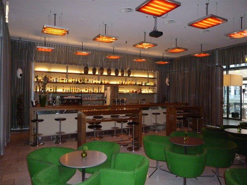 Sofitel Hamburg Alter Wall Exterior photo The bar at the 101 bar