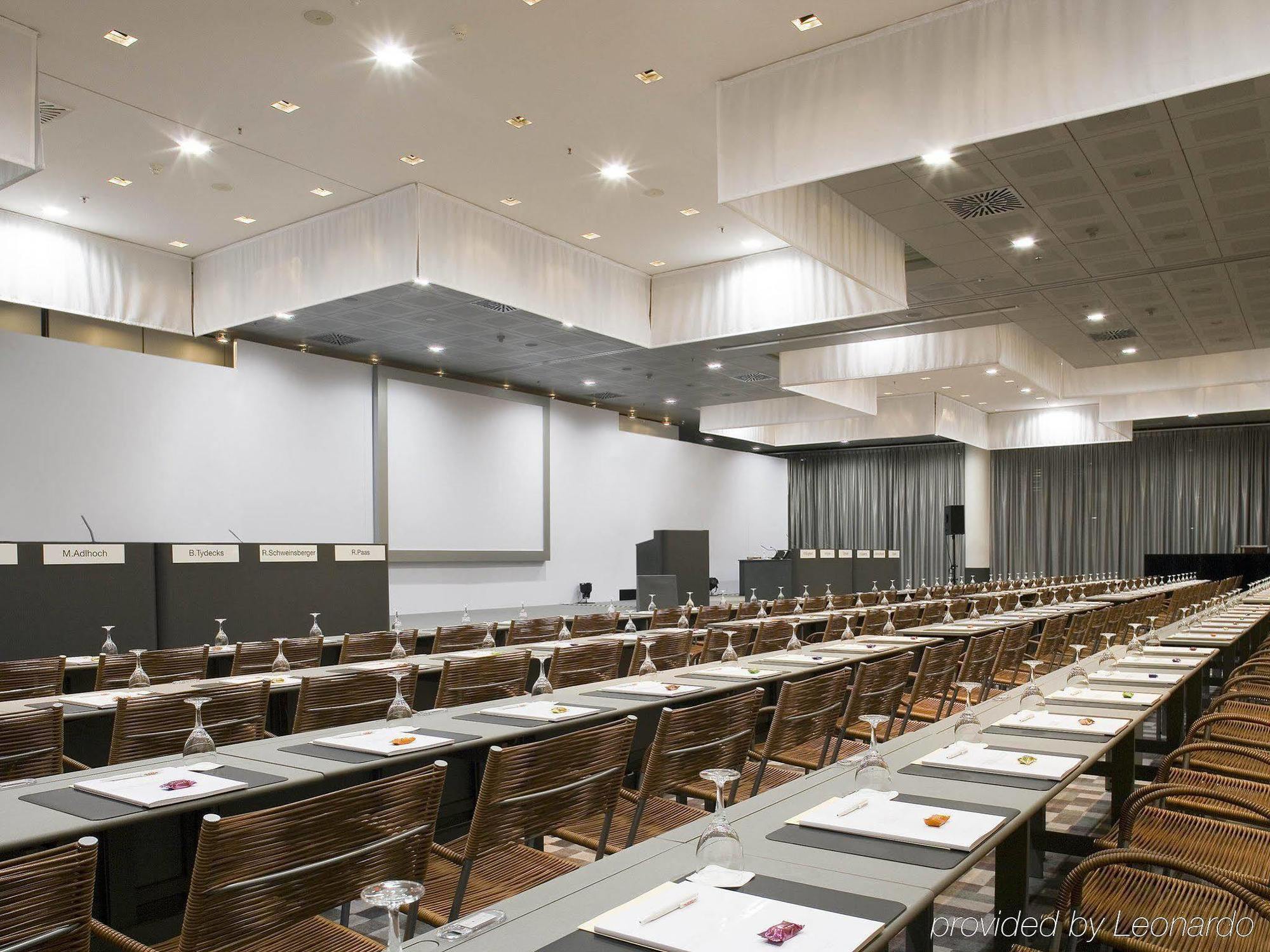 Sofitel Hamburg Alter Wall Exterior photo The conference hall