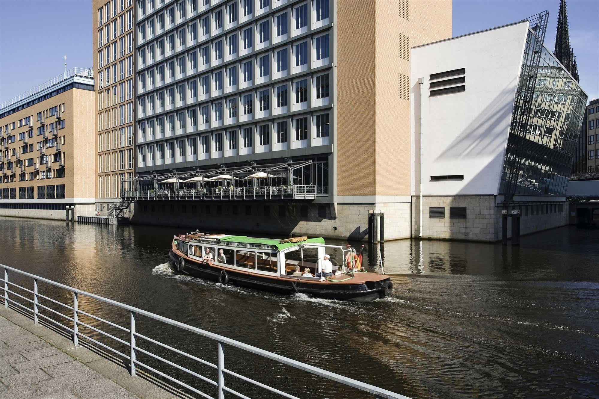 Sofitel Hamburg Alter Wall Exterior photo The River Thames at the heart of the city